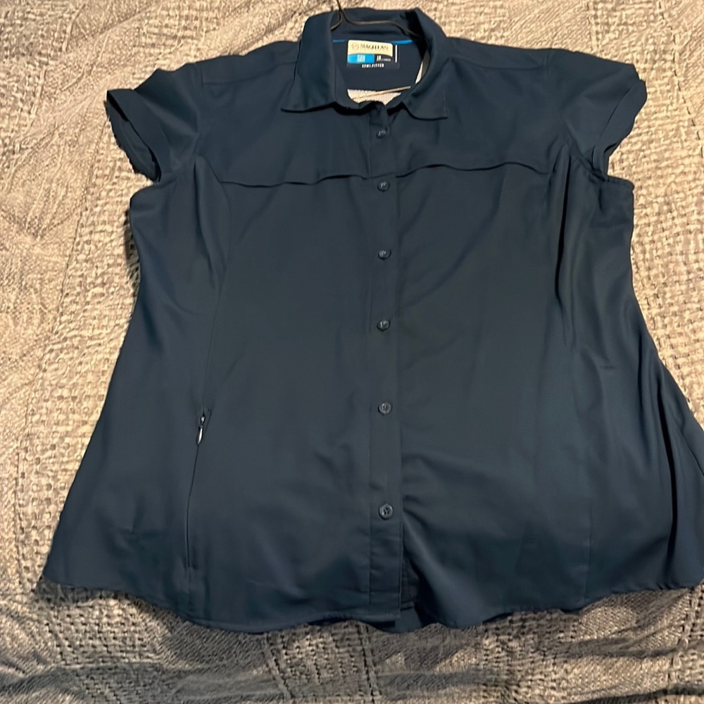 Womens Magellan Semi Fitted Fish Gear Shirt
